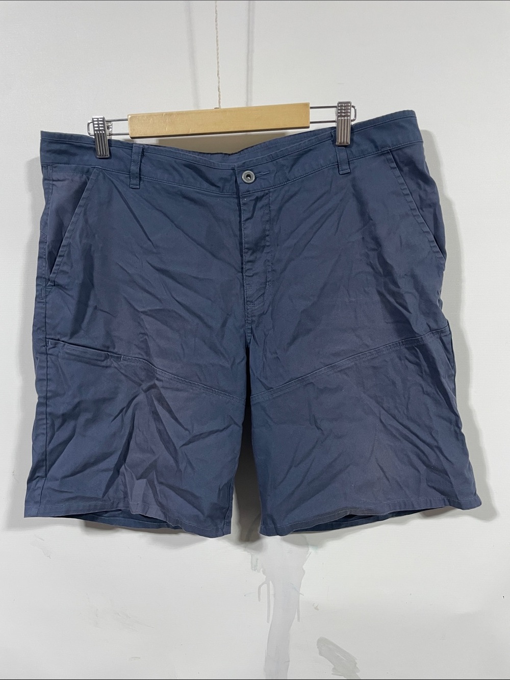 Mountain Hardwear Men's Navy Cargo Shorts